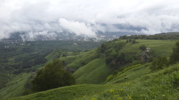 美丽的山水湖泊景色