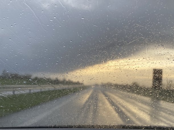 雨雪道路