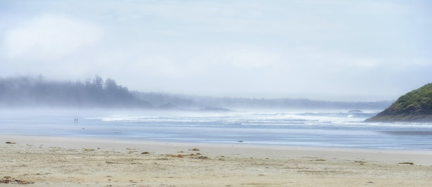 云雾缭绕的海面