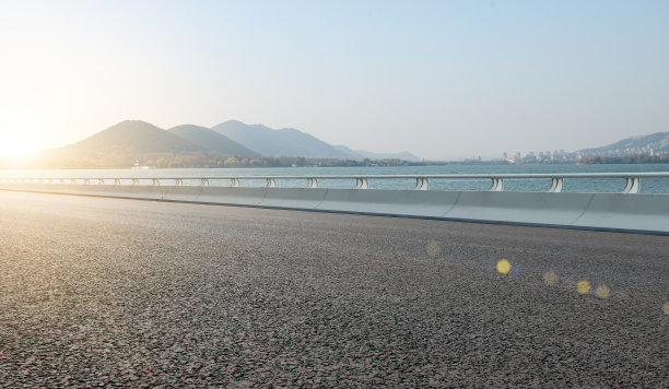 山峰公路日落风景