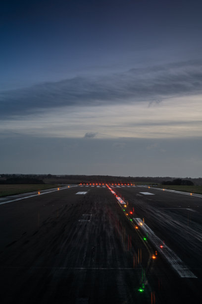 中华航空公司,飞机起飞