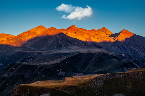 多彩的秋天山景