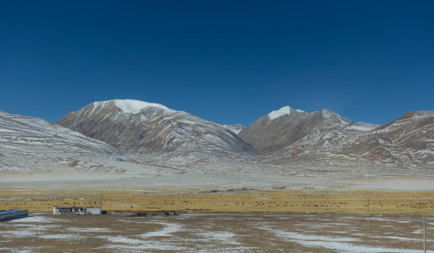 西藏高山