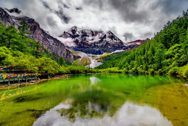 亚丁风景