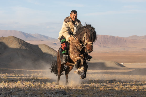 蒙古族旅游