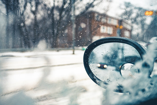 汽车小雪