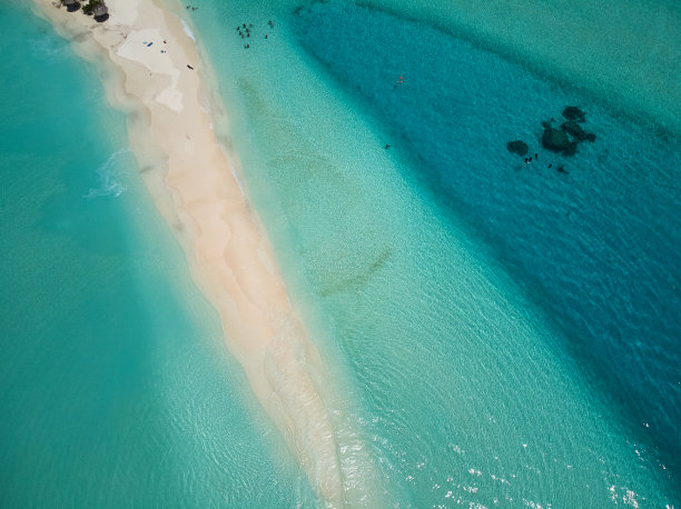 海洋岛屿海岸线航拍4k