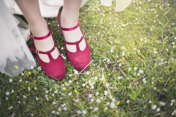 红色婚礼皮鞋