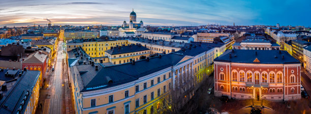 蓝天芬兰赫尔辛基广场建筑风景