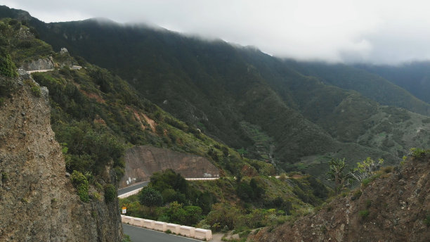 下坡山路