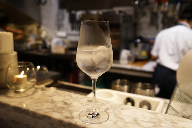 酒杯玻璃杯透明吧台