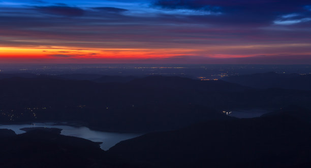 群山大海天空夜景风景