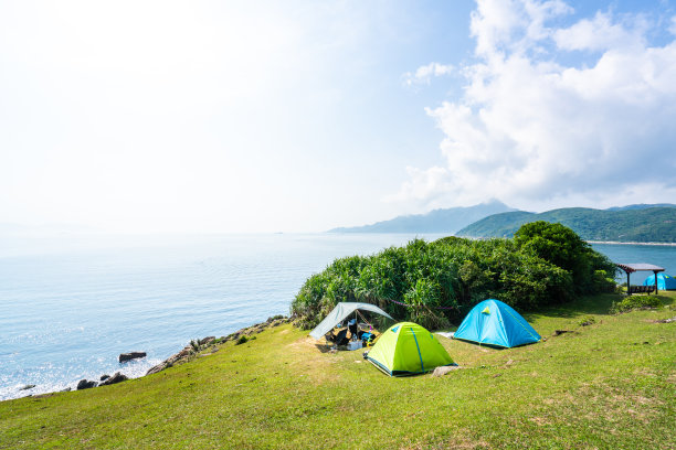 山顶露天帐篷