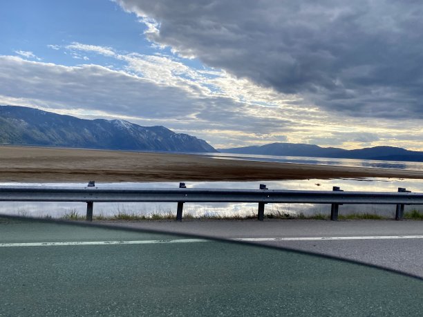 山峰公路日落风景