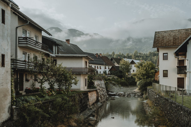 乡村小镇的早晨