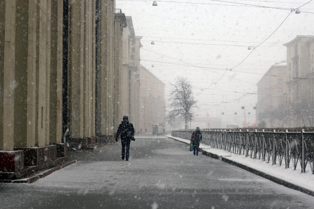 狂风暴雪