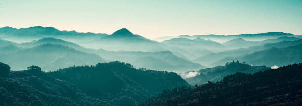 山岭冬景