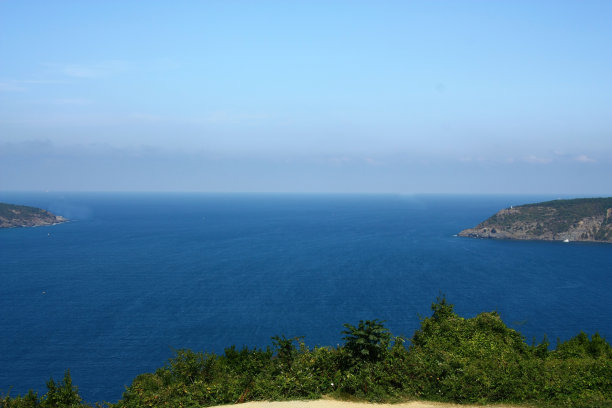 夏季海边建筑自然风光背景素材