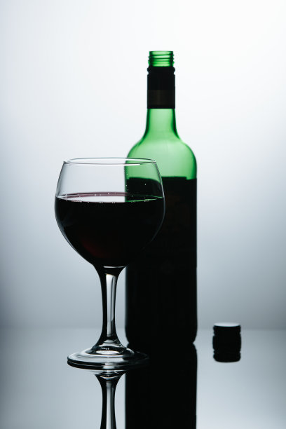 红酒酒瓶酒具庆祝品酒酒杯