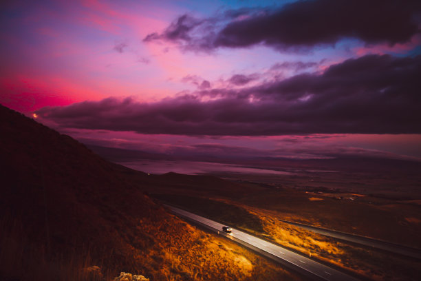 山峰公路日落风景