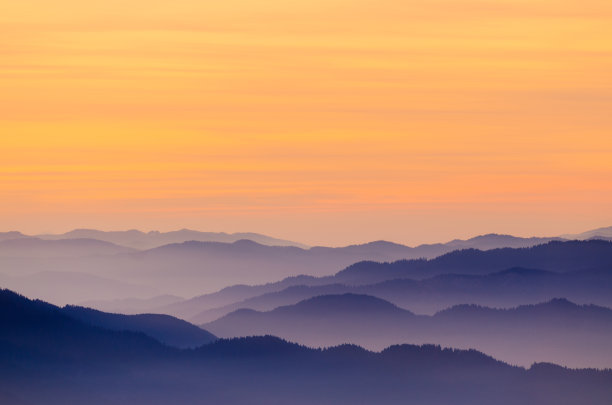 夕阳丘陵