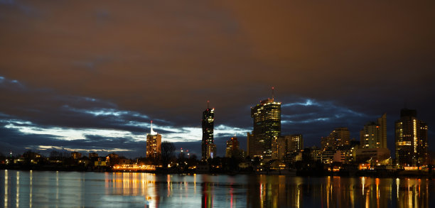 城市楼群夜景