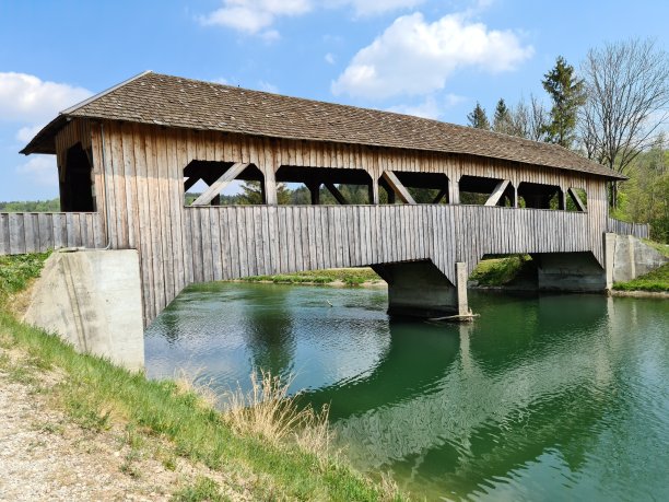 木质古桥
