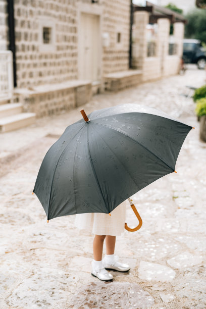 雨中少女