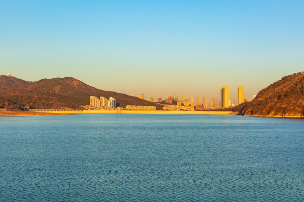 夏季沙滩旅游海报