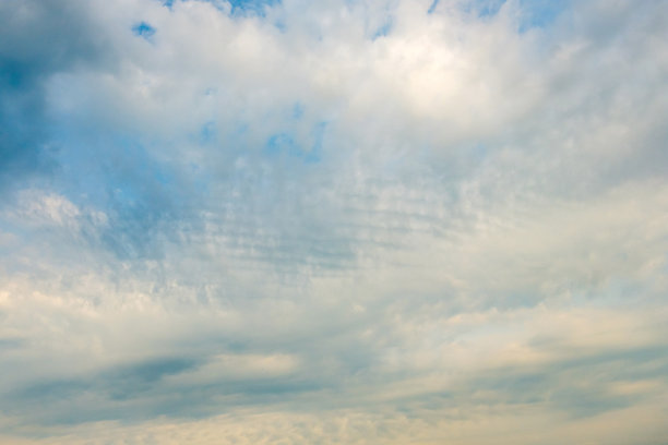 暴风雨前的天空