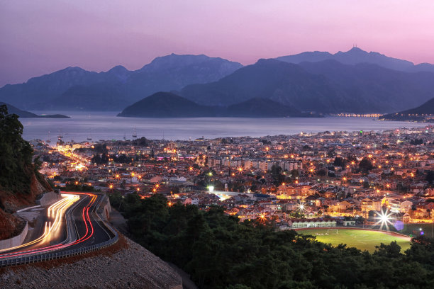 灯光汽车夜景