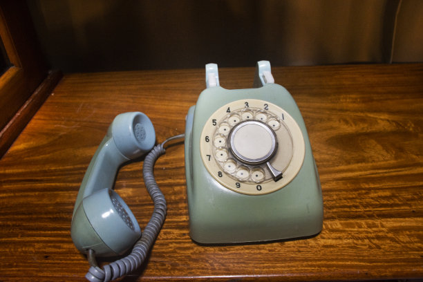古老电话机