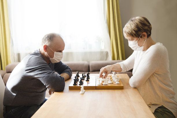 下棋老人