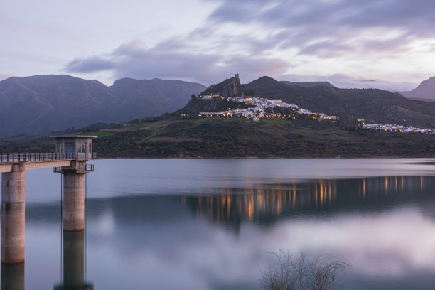 山上的水库