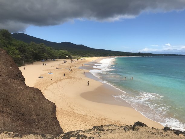 高清实拍海浪沙滩