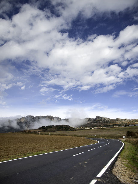 山峰公路日落风景