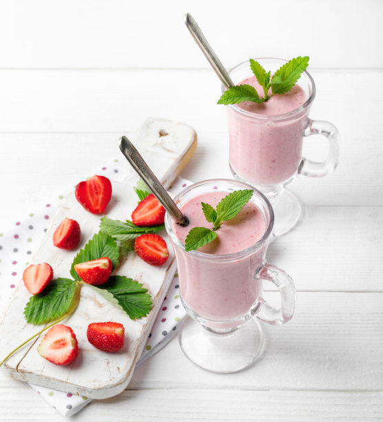 草莓酸奶汁