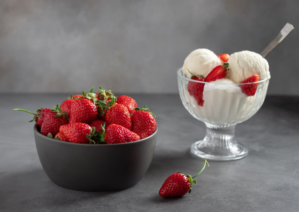草莓水果冰激凌美食背景