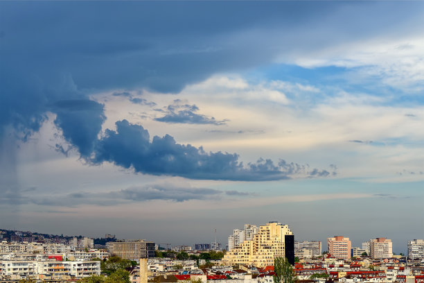 暴风雨前的天空