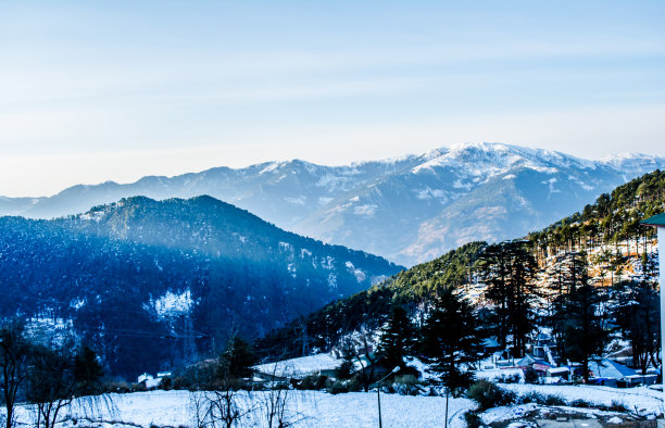 雪中长椅