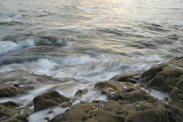 高清实拍海浪沙滩