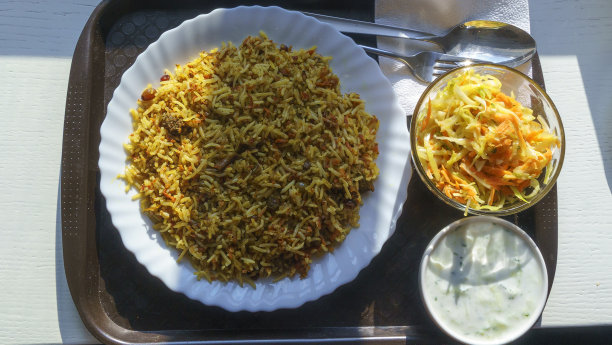 黄焖鸡米饭背景