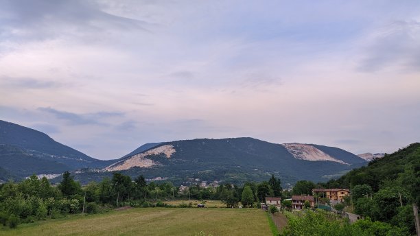 高山山顶矿场