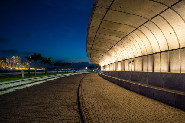 夜晚公园道路