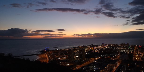 夕阳下建筑群摄影