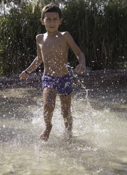 儿童水上乐园夏天夏季