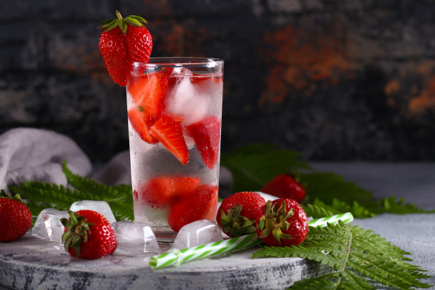 草莓冻饮