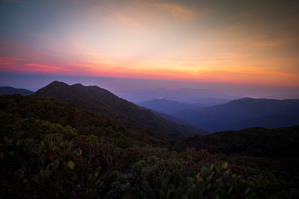 多彩的秋天山景