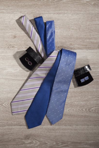 卷着的领带