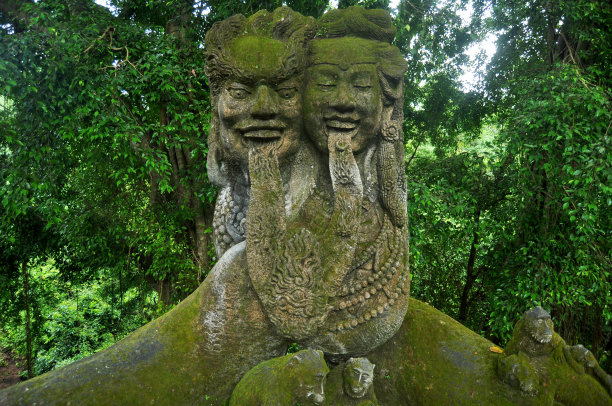 巴厘岛神话故事雕塑
